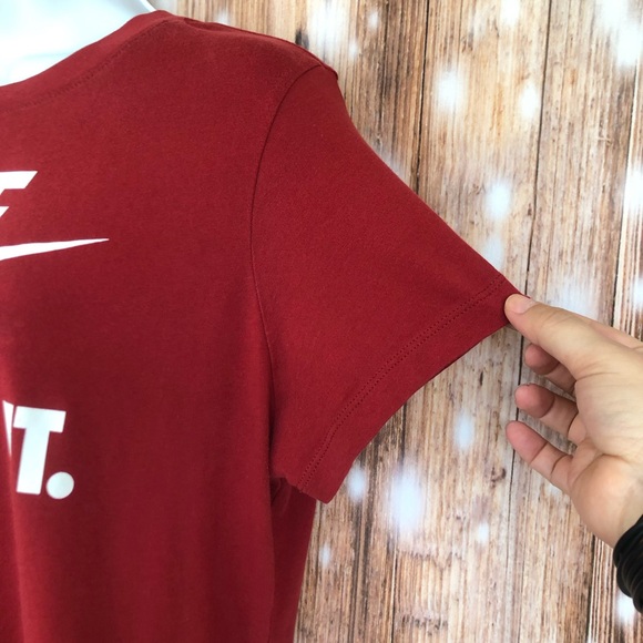 Nike Dri-Fit "The Nike Tee" Red Tee - Picture 3 of 9